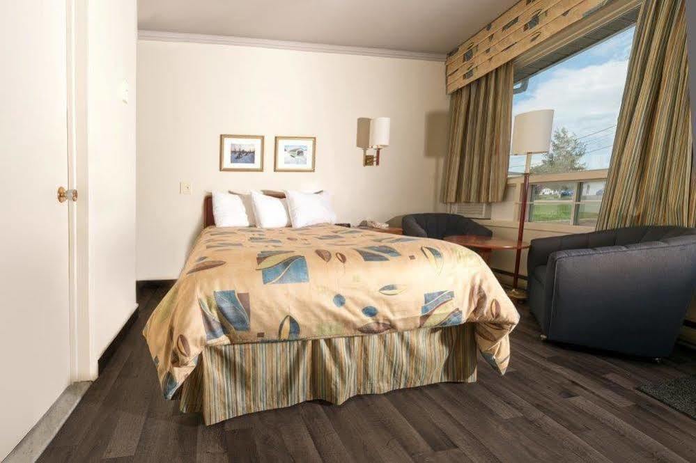 Motel Le Boreal Baie-Comeau Buitenkant foto